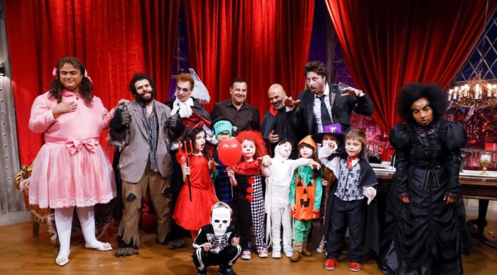 Diguinho, Murilo, Léo, Valter, Marcos, Danilo e Ju com as crianças do Leite Show.